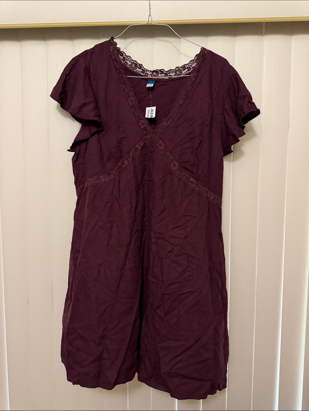 Women's Lace-Trim V-Neck Dress - Burgundy